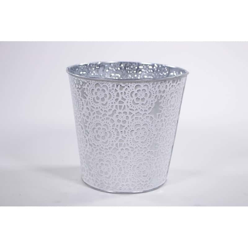 Pot rond zinc effet dentelle D. 13 x H. 13 cm Pot rond zinc effet dentelle D. 13 x H. 13 cm