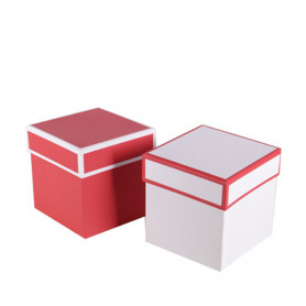 Boîte carrée rouge et blanc...