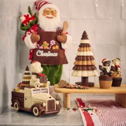 Ours en voiture avec ses cadeaux - Tut-tut